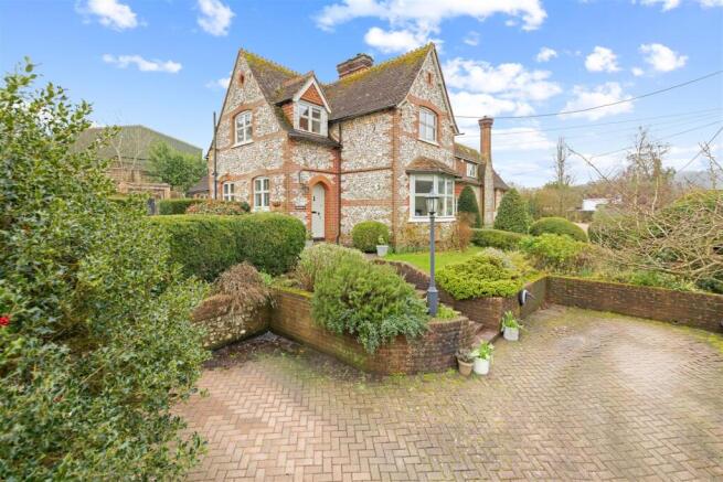 3 bed property, in Langrish, £670,000