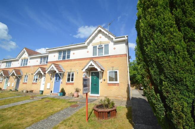 2 bed property, in Britannia Way, £205,000