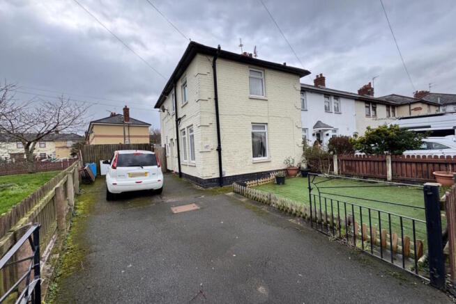 3 bed property, in Arkle Road, £125,000
