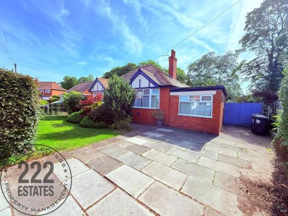4 bed property, in Elizabeth Drive, £320,000