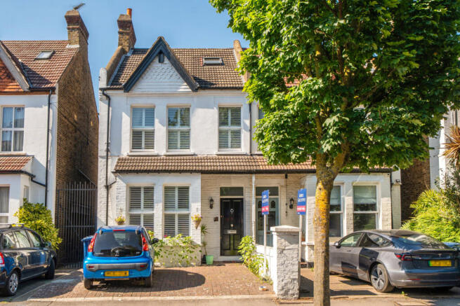 4 bed property, in Gordon Road, £1,200,000