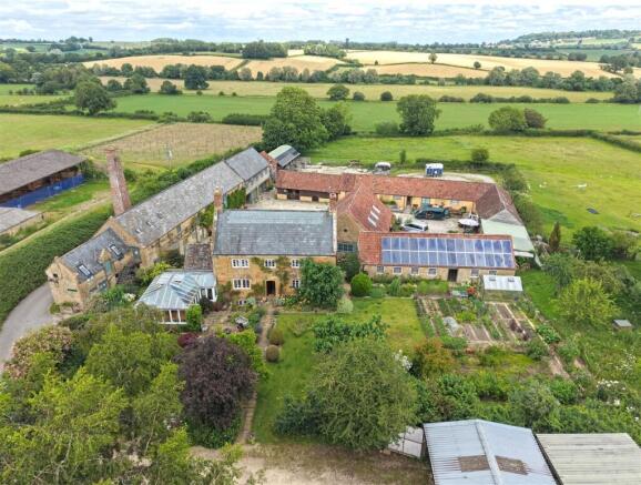 4 bed property, in Drayton Farm Lane, £1,400,000