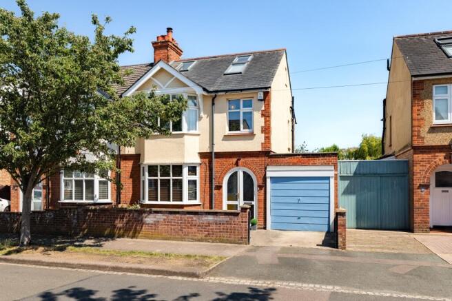 4 bed property, in Harvey Road, £450,000