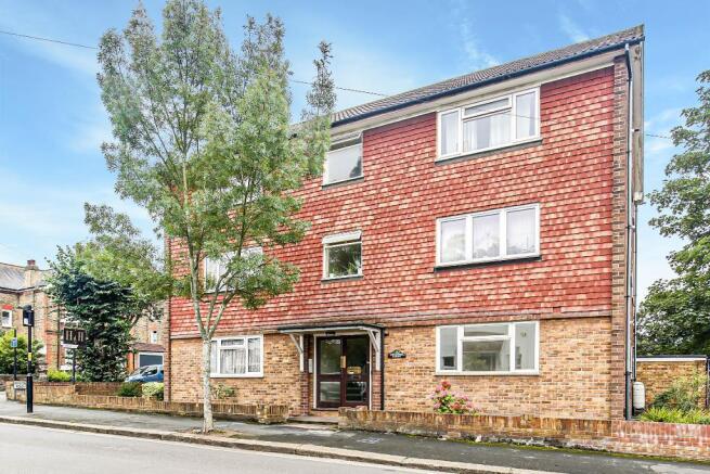 1 bed property, in Doveton Road, £190,000