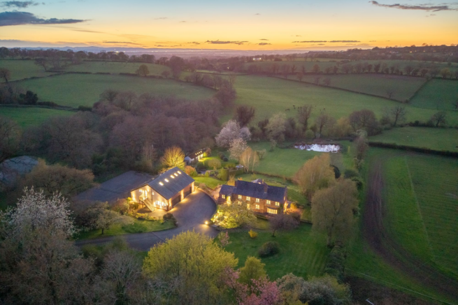 4 bed property, in Tarporley home with over 6, £1,500,000