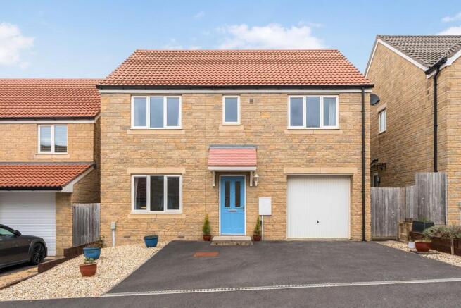5 bed property, in Bluebell Road, £415,000