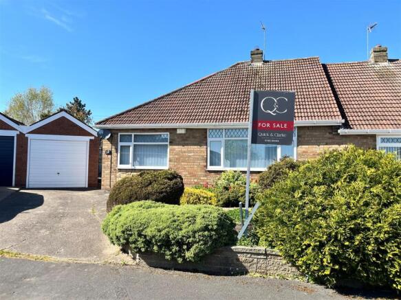 2 bed property, in Rowan Garth, £239,950