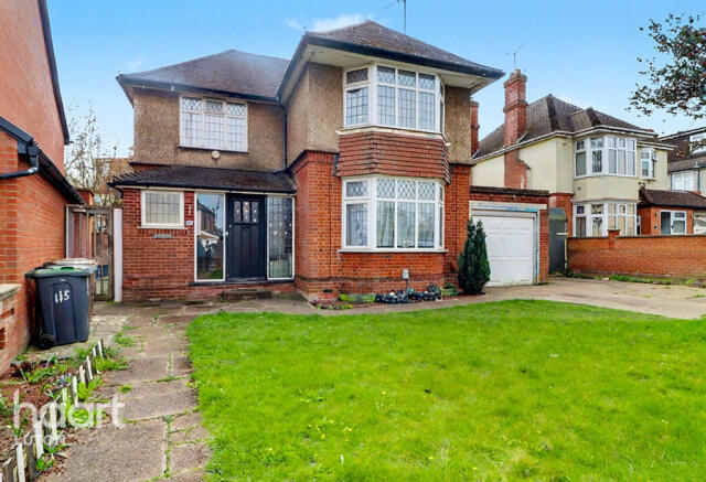 3 bed property, in Montrose Avenue, £550,000
