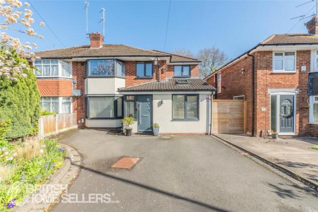 5 bed property, in Queensway, £535,000