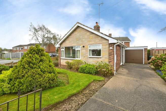 3 bed property, in Beresford Road, £220,000