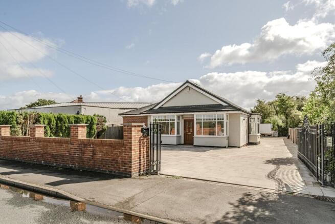 4 bed property, in Preston Road, £599,995