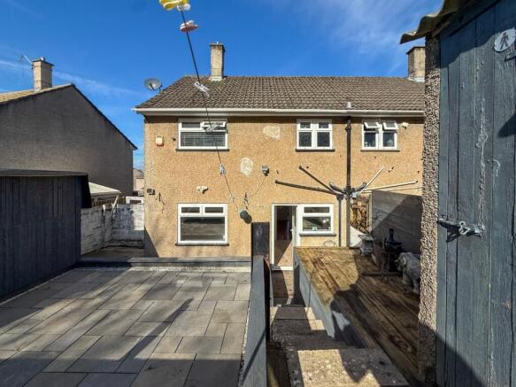 3 bed property, in Newland Walk, £270,000