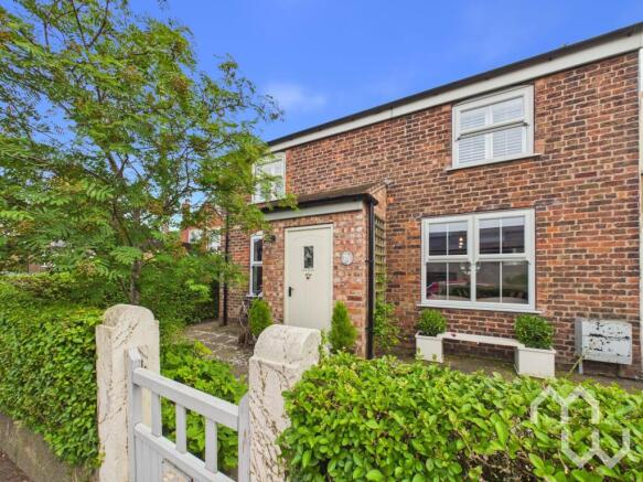 3 bed property, in Shore Road, £300,000