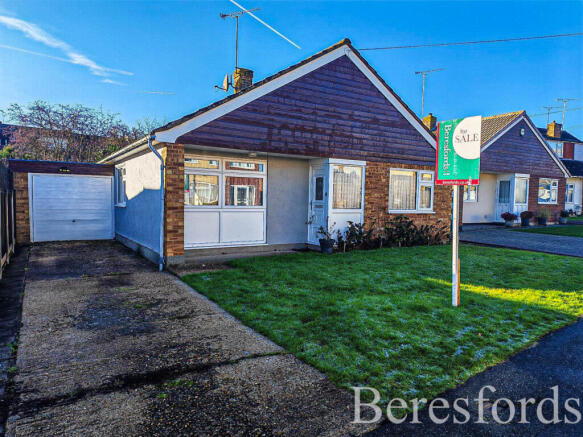 3 bed property, in Highlands Drive, £475,000
