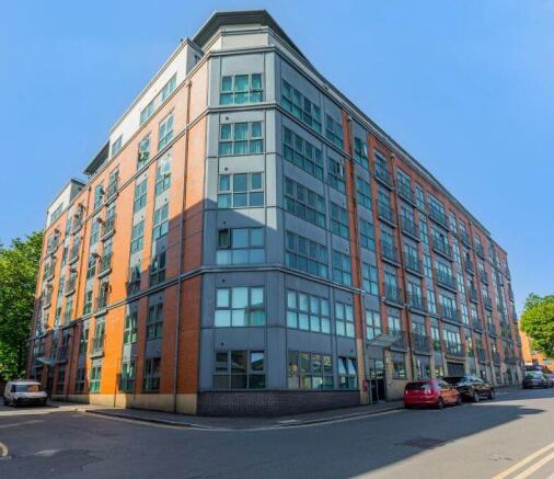 2 bed property, in Flat 107 The Habitat, £100,000