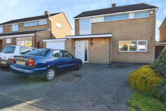 3 bed property, in Redruth Avenue, £290,000