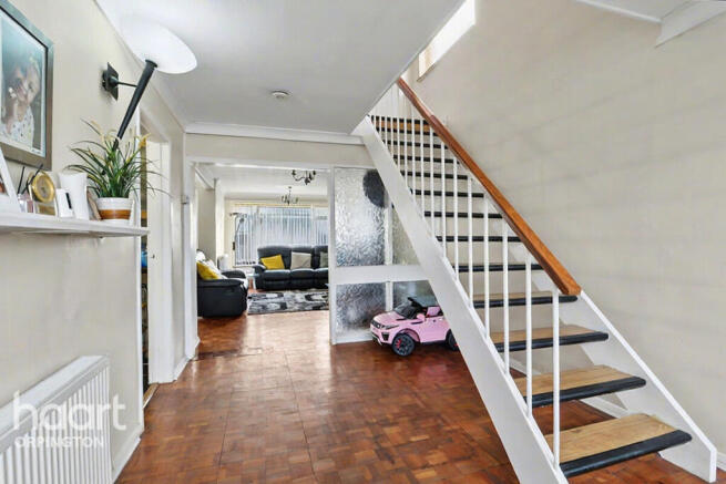 4 bed property, in Eldred Drive, £550,000