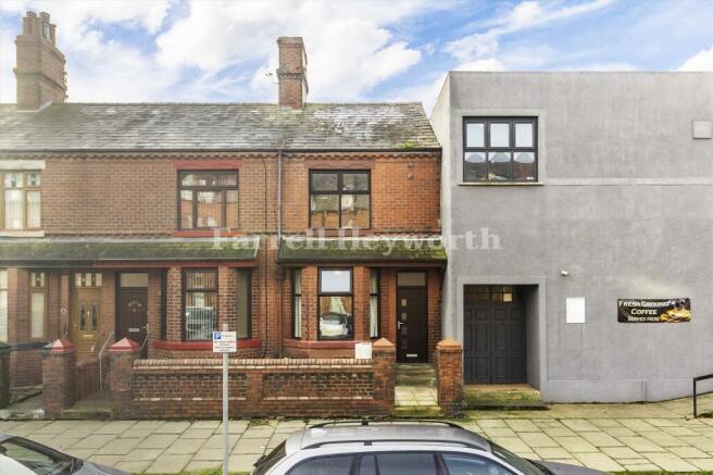 3 bed property, in Ramsden Dock Road, £120,000