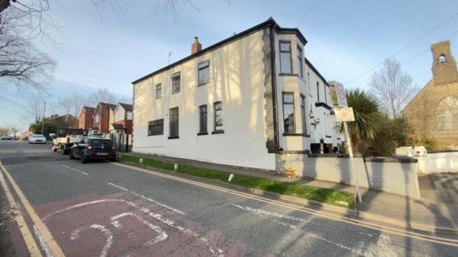 5 bed property, in Sunny Brow Road, £250,000