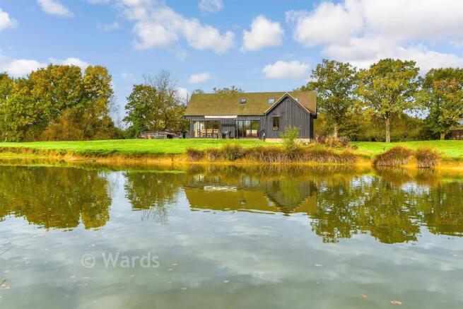 3 bed property, in Pike Fish Lane, £1,250,000