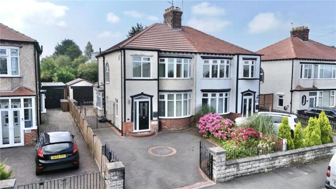 3 bed property, in Saughall Massie Road, £300,000