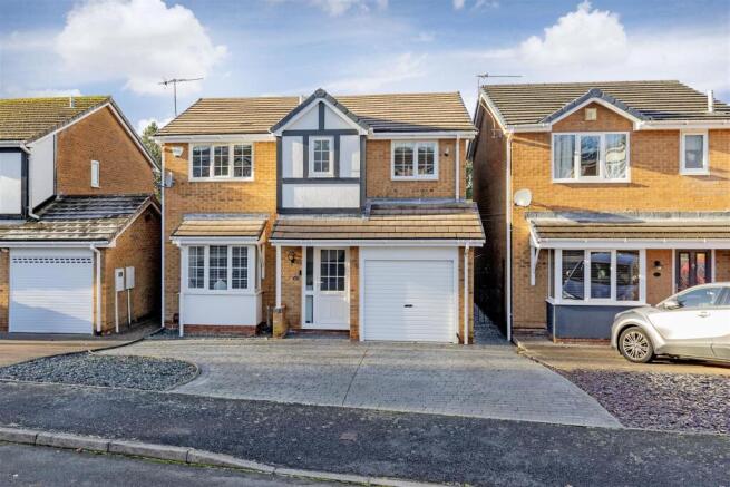 4 bed property, in Skeldale Drive, £335,000