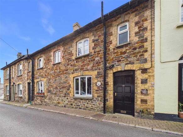 2 bed property, in Maiden Street, £275,000