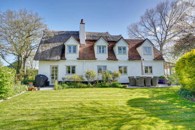 3 bed property, in Patmore Heath, £875,000