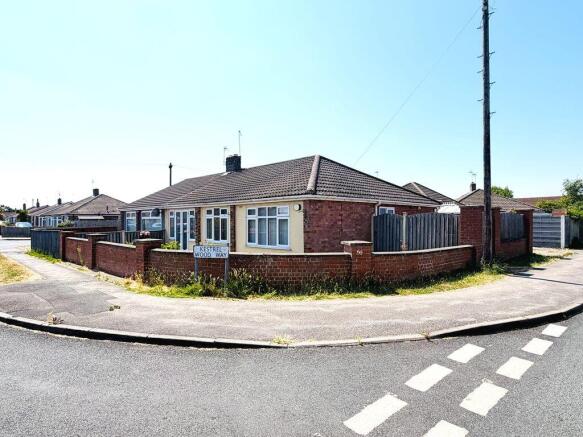 3 bed property, in Kestrel Wood Way, £289,950