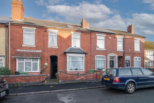 4 bed property, in Holt Road, £210,000