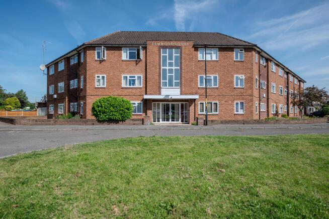 1 bed property, in Sutton Oak Road, £115,000