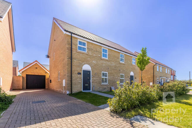 3 bed property, in Linnet Road, £318,500