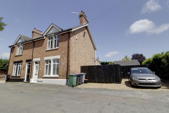 2 bed property, in Thetford Avenue, £265,000