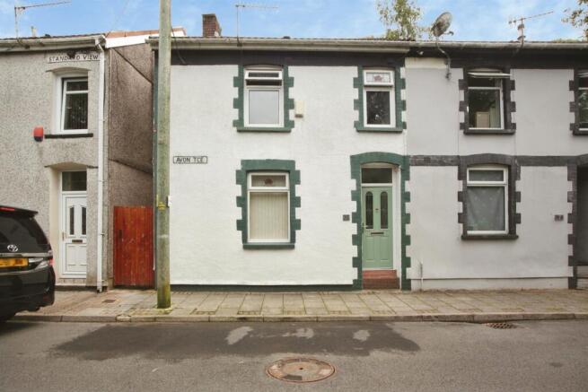 3 bed property, in Avon Terrace, £115,000