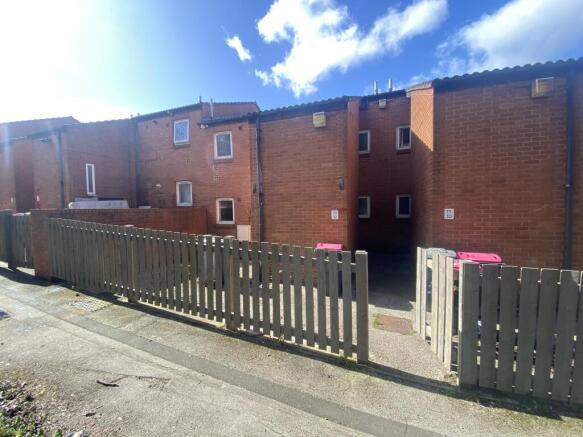 1 bed property, in 12 The Maltings, £32,000