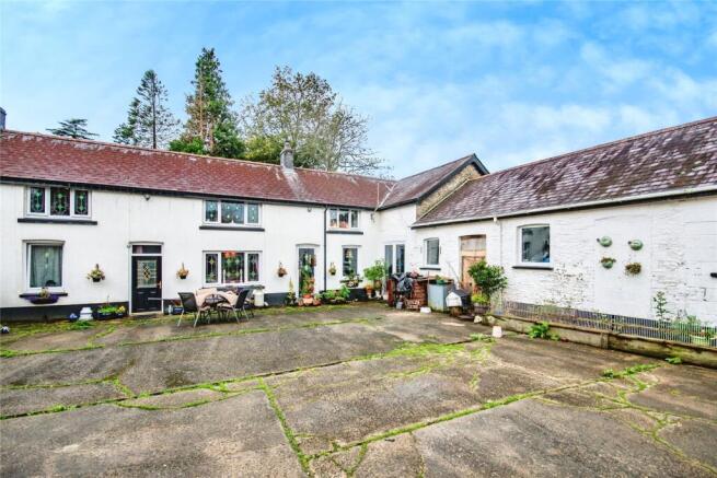 3 bed property, in Alltwalis Road, £475,000