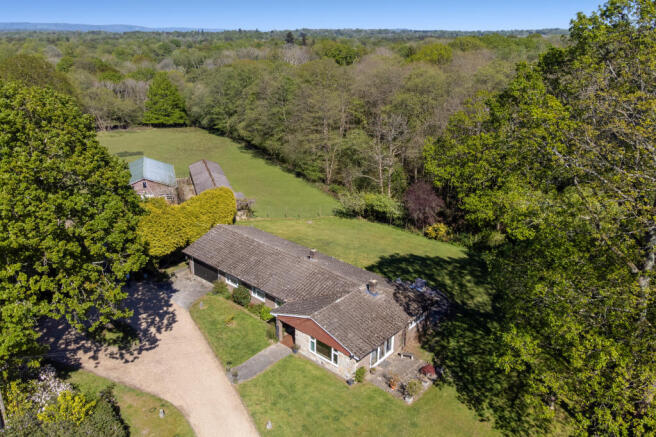 4 bed property, in Cuttinglye Road, £1,495,000