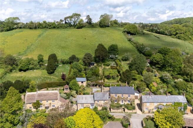 6 bed property, in West Milton, £1,275,000
