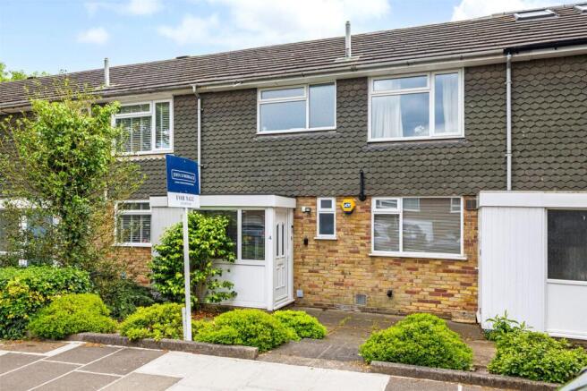 3 bed property, in Cole Road, £850,000