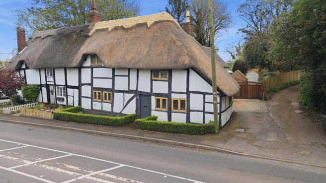 3 bed property, in Station Road, £550,000