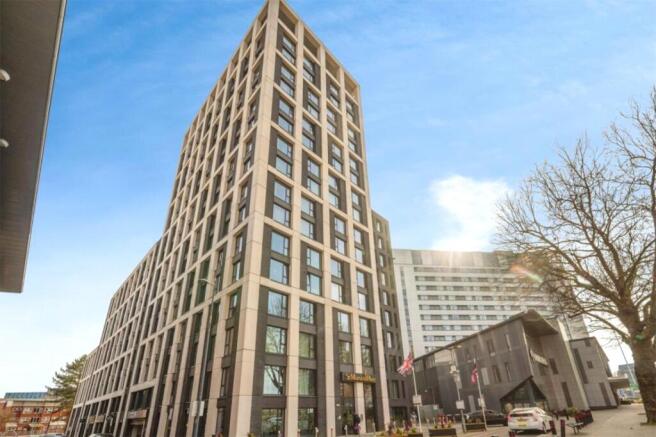 2 bed property, in St Martins Place, £260,000