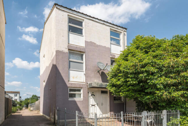 6 bed property, in Milwards, £350,000