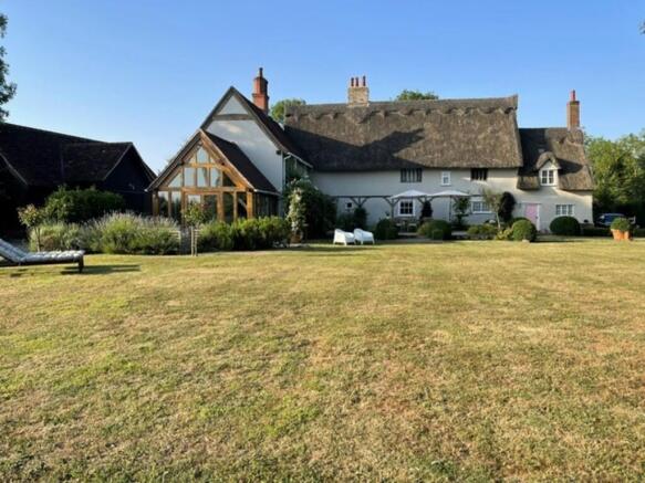 7 bed property, in Ringshall, £1,150,000