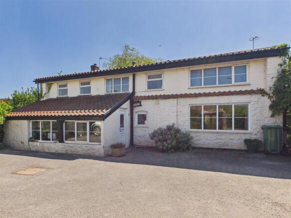 4 bed property, in Upper New Road, £450,000