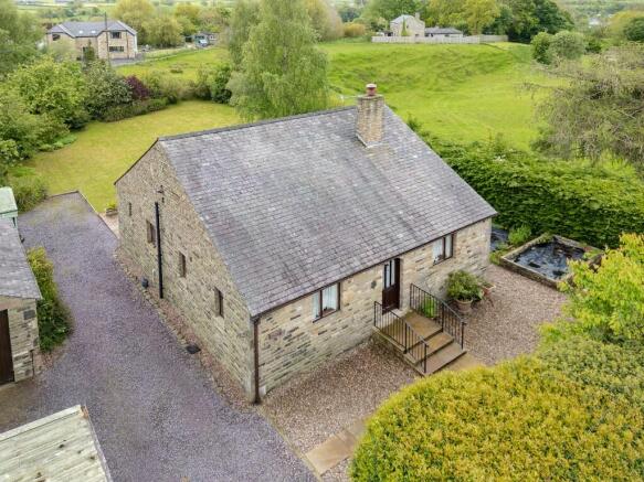 2 bed property, in Springfield, £415,000