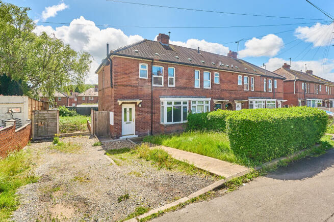 3 bed property, in 15 George Place, £90,000