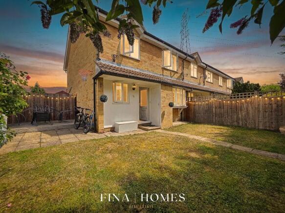 2 bed property, in Clayworth Close, £325,000