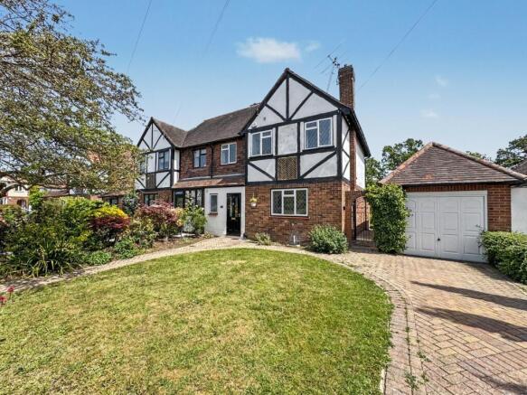 3 bed property, in Dale Wood Road, £840,000