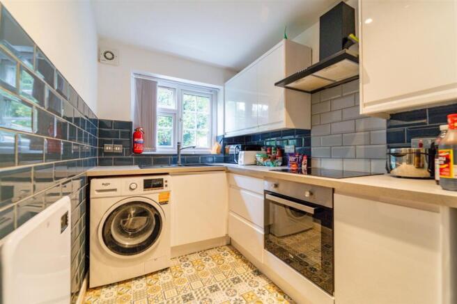 2 bed property, in Gilldown Place, £175,000