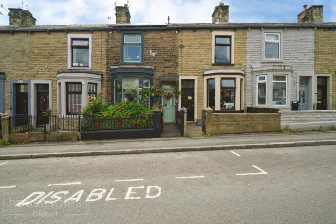 2 bed property, in Hapton Road Padiham, £100,000